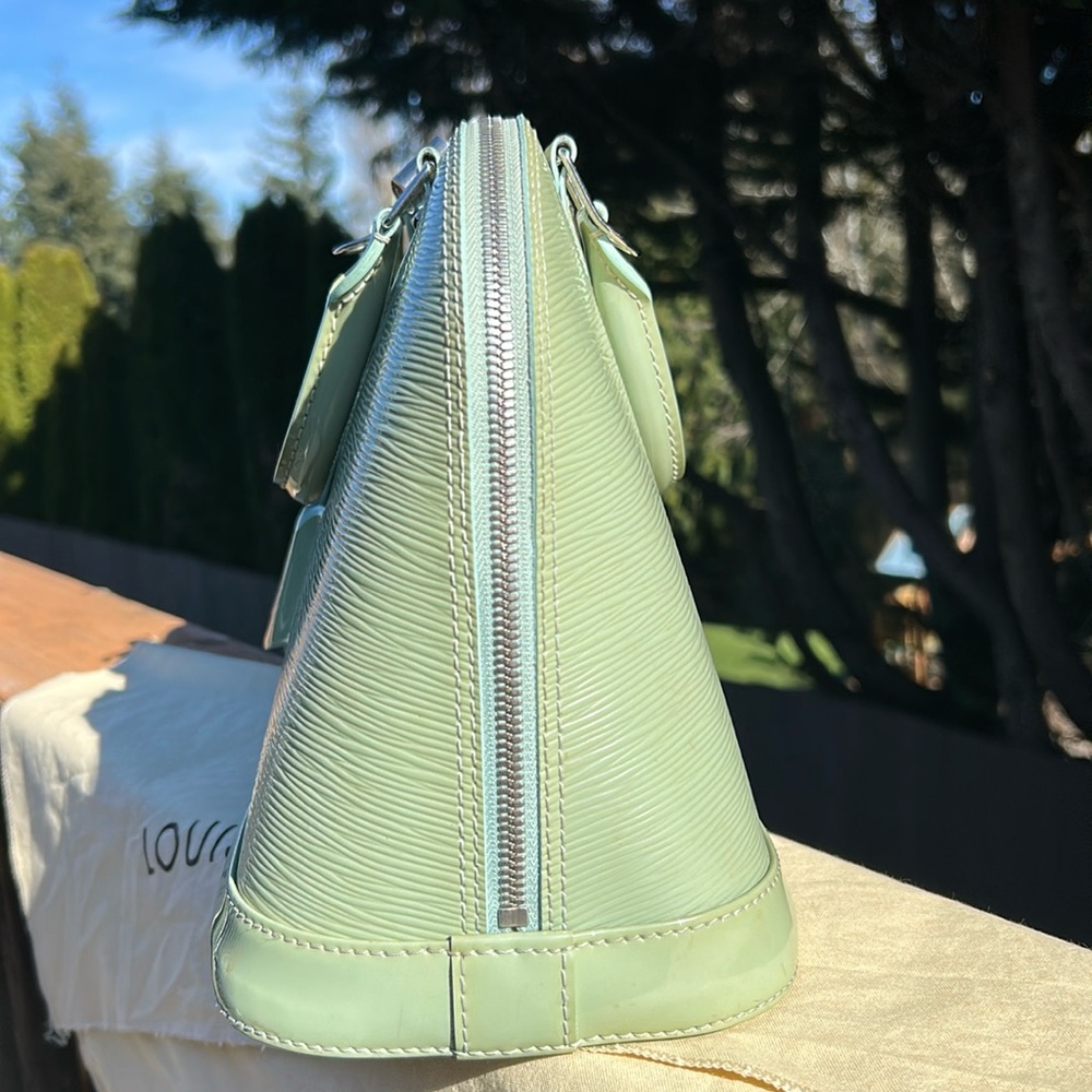 RARE Louis Vuitton Amande Green Electric Epi Leather Alma - Picture 9 of 11